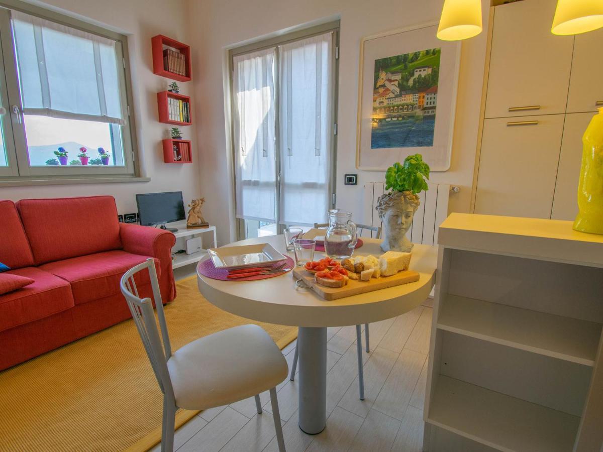 Cherubino - Stunning Lake View With Swimming Pool Parzanica المظهر الخارجي الصورة